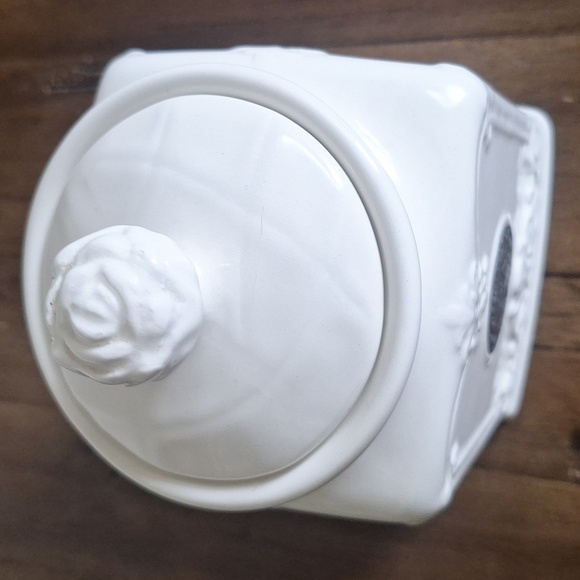 THL French Country White Ceramic Tea Canister - Picture 8 of 11